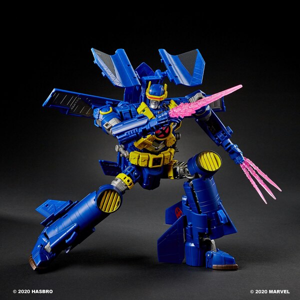 Transformers X Marvel Ultimate X Spanse Collborative Figure  (1 of 9)